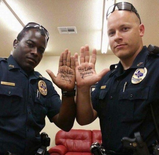 paulypkny's tweet photo. #StartTheMONSTER #BOYCOTT #NFL #PERPS ! #COPSForCOPS✊🏻💙 #BlueLivesMatter🇺🇸✊🏻💙👌 #TogetherWeStand Against @NFL #Scumbags ,Make that $ Dries up https://t.co/lrIR2QvhsB