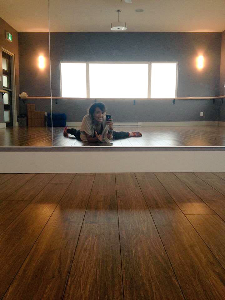 Perfect Sunday night = two back to back hot classes <a href="/puravidadieppe/">Pura Vida Yoga</a> so grateful for this community. #yogalife #lovevibes
