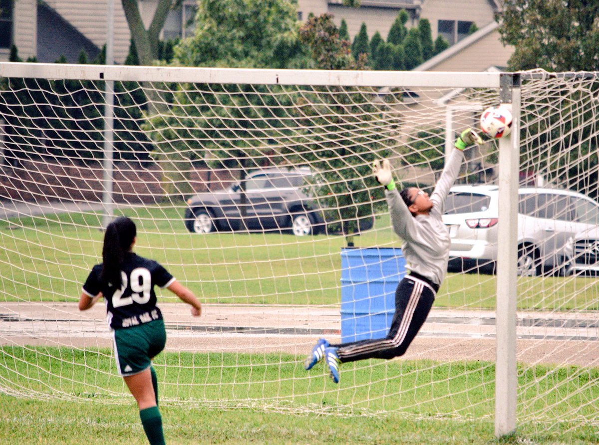 ROFC_Coach_Todd's tweet photo. Miraculous diving save on a ball headed into the upper 90 by #RoyalOakFC 02G Green GK Grace L. vs #RomeoFC on Sat. #RclubOurcommunity
#MSPSP https://t.co/vyp6MtFZkn