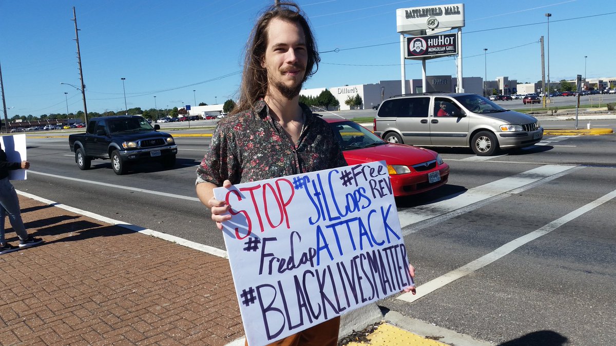 TheVikChick's tweet photo. #SGF in #Solidarity with #StLActivists because #StLVerdict #ExpectUs https://t.co/CoblfNXdON