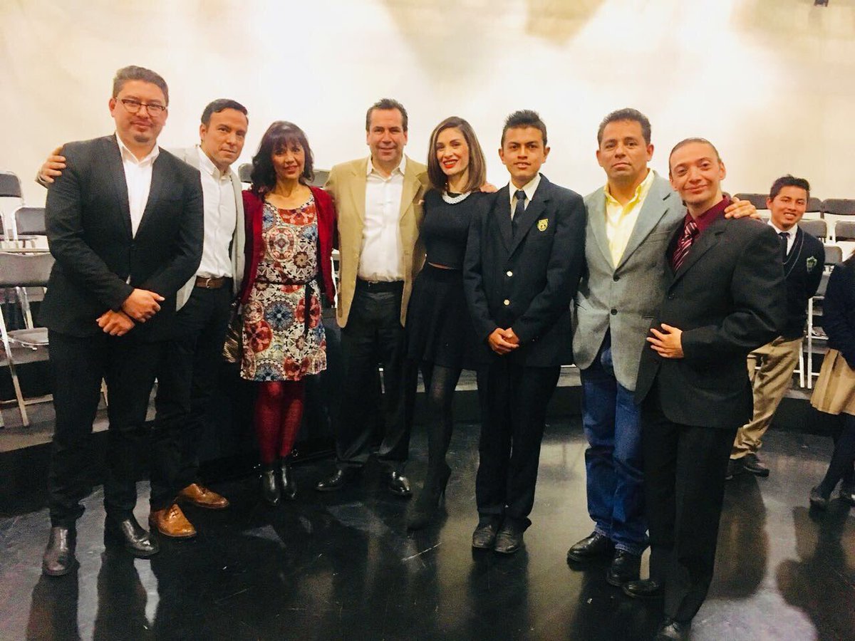 melissavegaIA's tweet photo. 8:30 pm Los esperamos en @Canal34 con @eduardosalazar4 Tema: “Peligrosos Retos en la Red” #HagamosConciencia Abrazo Lalo, un placer ! https://t.co/6JHN8ZsoQ3