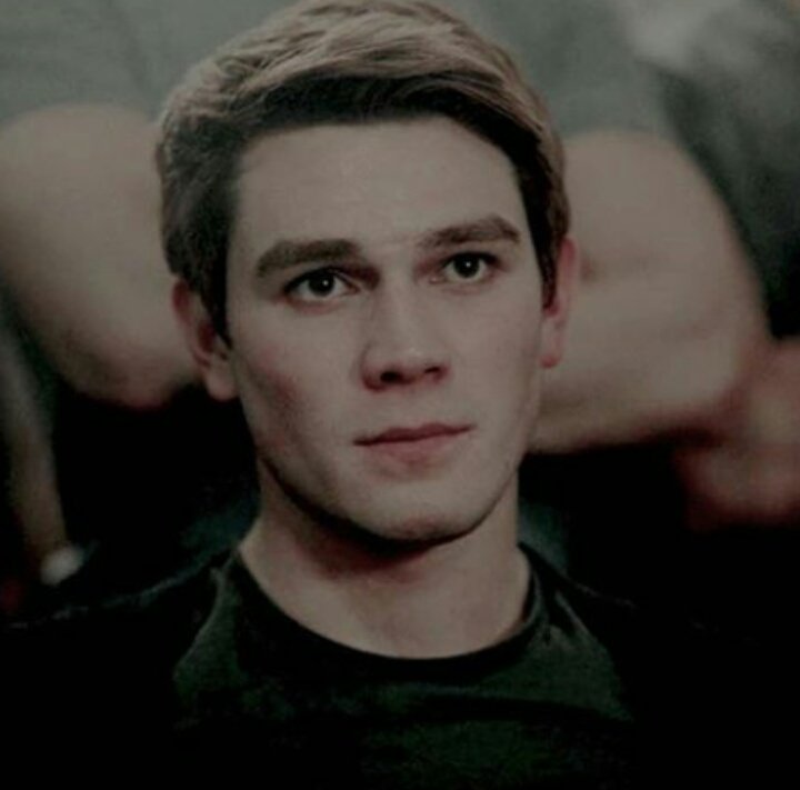 Noah Stilinski tweet media
