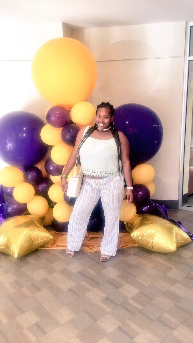 The_Qword's tweet photo. It Felt Good Returning Home💜#BenedictCollege💛 #Homecoming2k17🎉#ClassOf2015🎓 #SchoolofSTEM👩🏽‍🔬 #Environmentalist♻️ #IssaSlay😍 https://t.co/vwhBHRMaKN