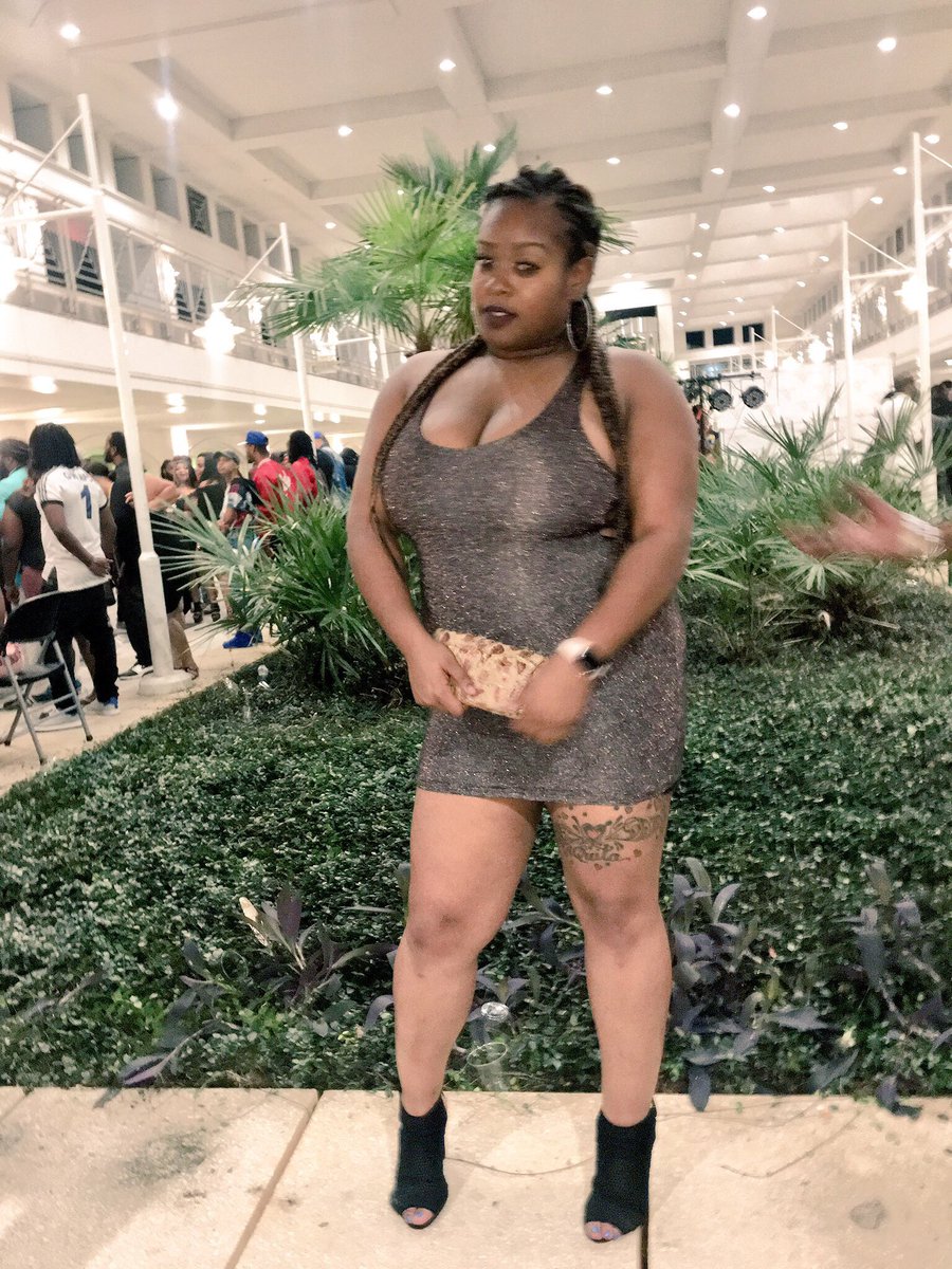 The_Qword's tweet photo. It Felt Good Returning Home💜#BenedictCollege💛 #Homecoming2k17🎉#ClassOf2015🎓 #SchoolofSTEM👩🏽‍🔬 #Environmentalist♻️ #IssaSlay😍 https://t.co/vwhBHRMaKN