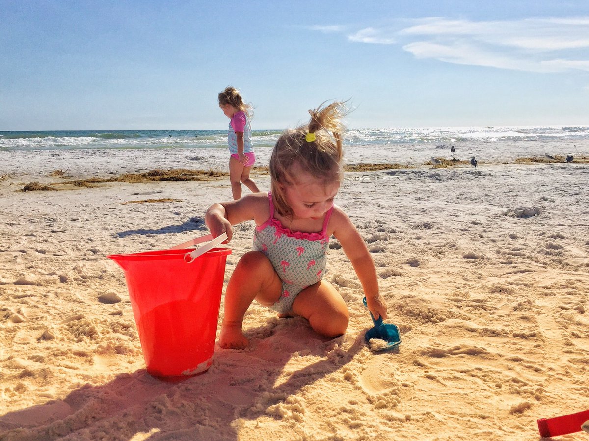 murphychatt's tweet image. The one goal was to take all of the sand from the beach, and put it in the ocean 🌊. Going back tomorrow to finish the job! 🏖 #dadlife