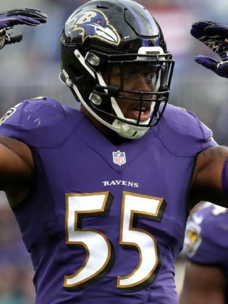 Helmet Stalker on X: Ravens LB Terrell Suggs is using a custom facemask  for pregame warmups, he returns to his usual SF-2EG-II mask once play  begins.  / X