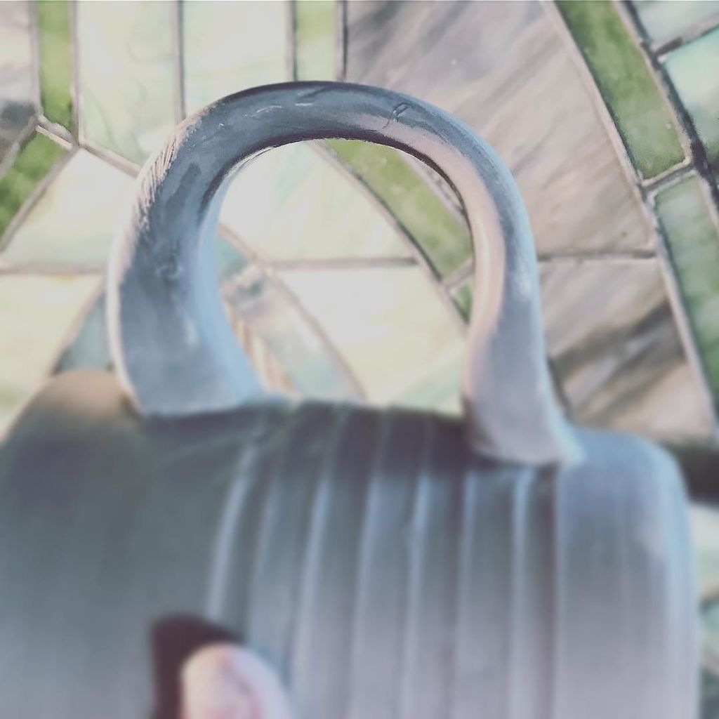 fatcowstudio's tweet image. Pulling handles. Need to clean them up and let them dry.  Firing next week. 
#pullinghandles #pottery #handthrown … ift.tt/2kSlWkm