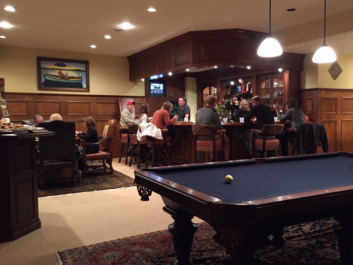 BallStateMGolf's tweet image. A big thank you to Craig and Teneen Dobbs for hosting the team for dinner. Great food and hospitality in beautiful home. #CrookedStick2017