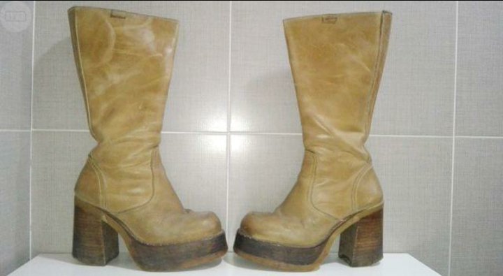 zairaSD's tweet photo. #AYQueCara  Estas botas eran lo mejor de lo mejor... no t dolian los pies... una maravilla!!! Aguantabas todo todo hehe  #AYFuerzaGalega https://t.co/oYvCXOXAbW