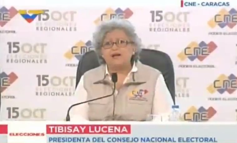 CaraotaDigital's tweet photo. Según primer boletín oficial del CNE: oficialismo ganó 17 en estados y la oposición en 5 https://t.co/0qjmHaMiLR https://t.co/iZVHdWn8Rb
