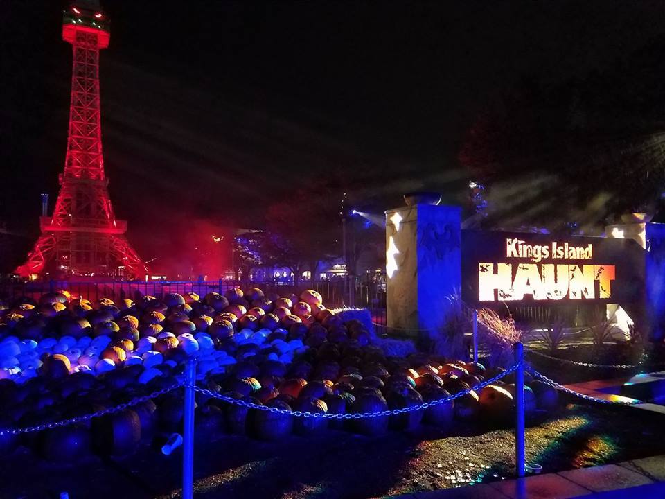 MobotBlog's tweet image. A weekend filled with fun at Kings Island tuesdayswithmobotblog.wordpress.com/2017/10/16/a-w…