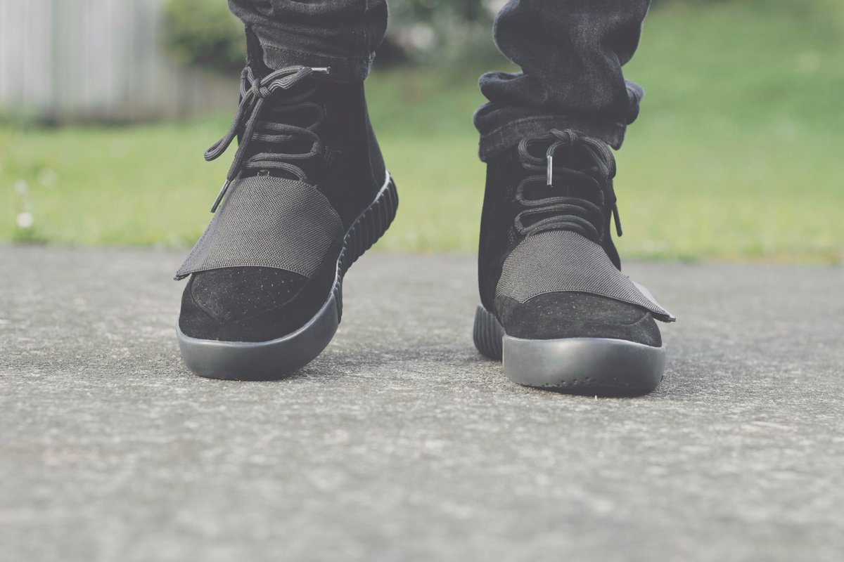 yeezy boost 750 black on feet