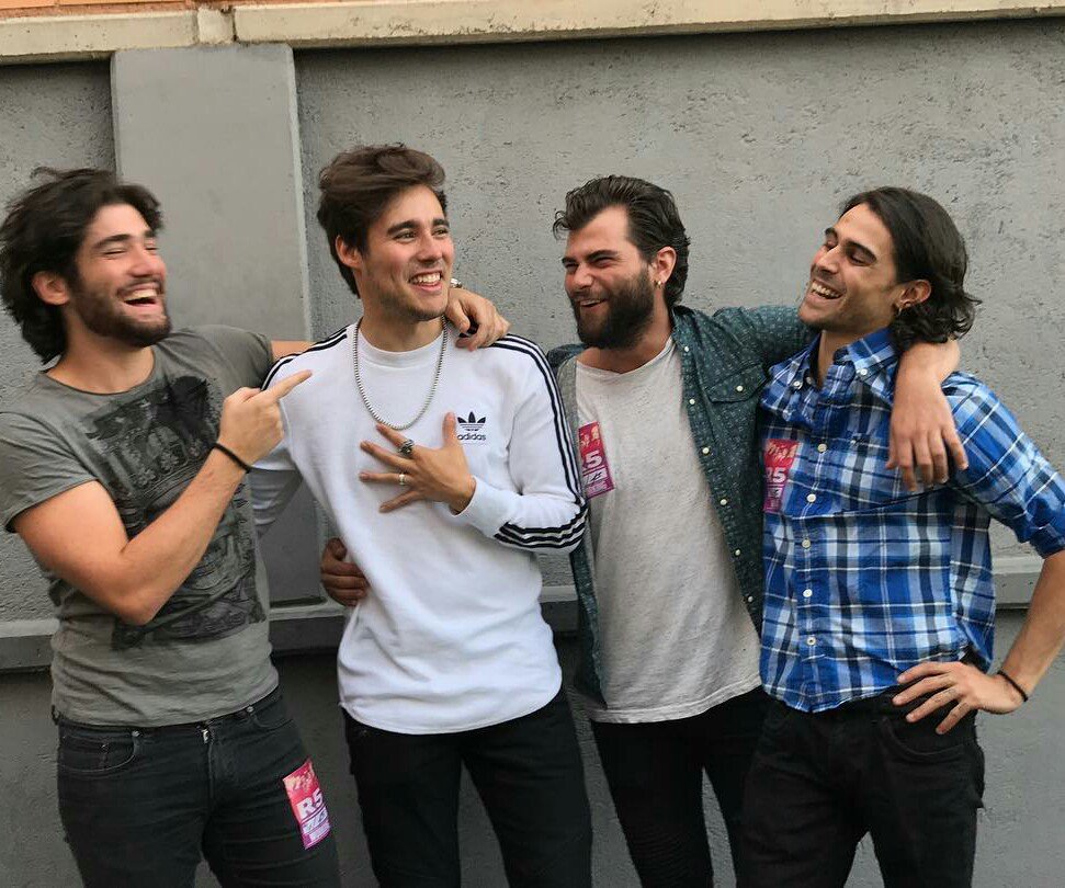 No puedo más con esto!! necesito aire...😍😍😘