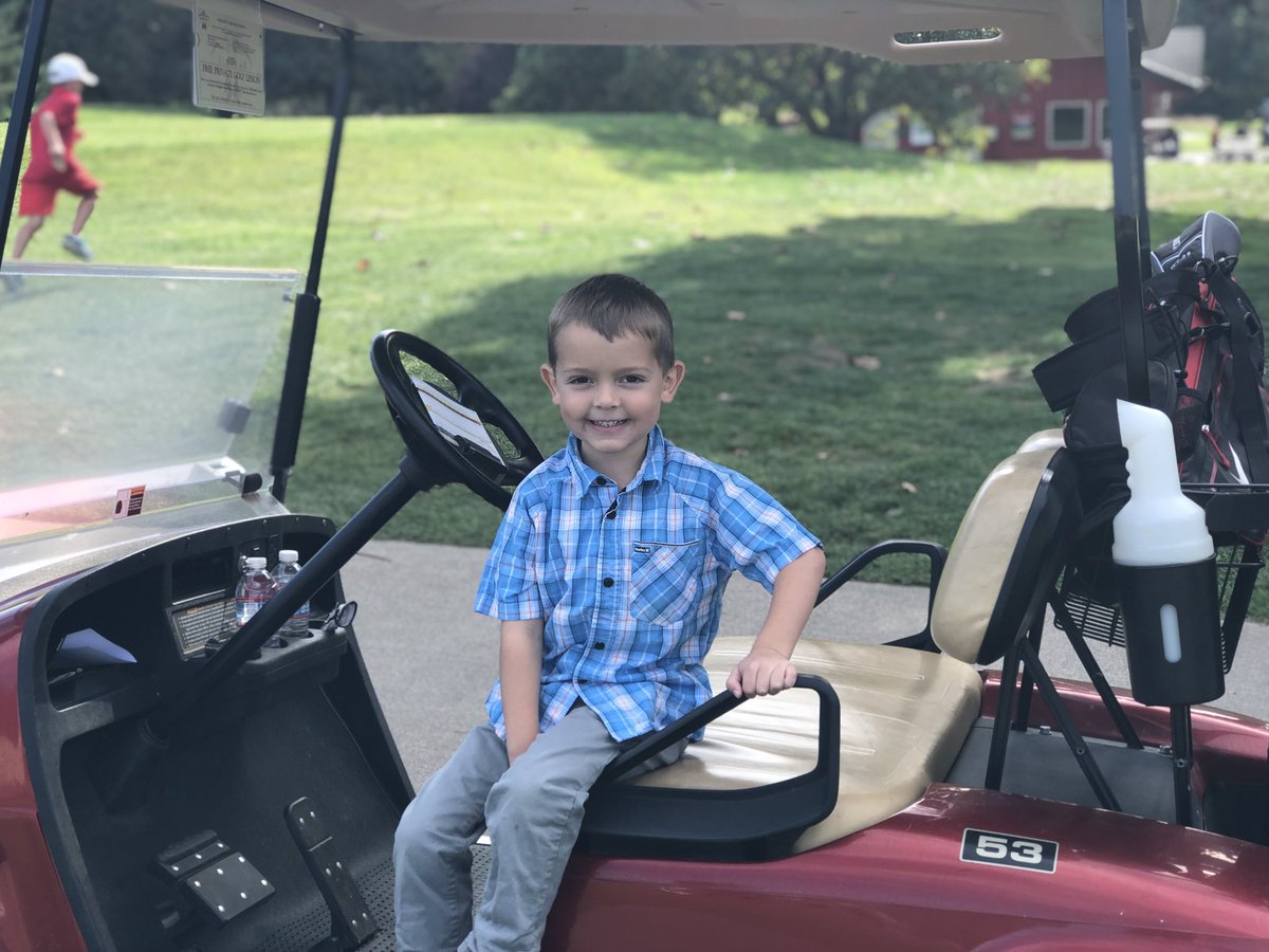 OliverKinkade's tweet photo. It was a beautiful day for golf! #juniorgolf #kidsgolf #oliverpower #IDroveTheCart https://t.co/iCetCqxPep