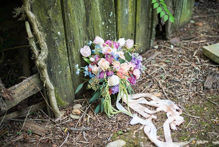 Kaley's #bouquet deserves the spotlight for a moment. 😍 📷 Katie Elise Photo #weddingflowers #wedding #flowers