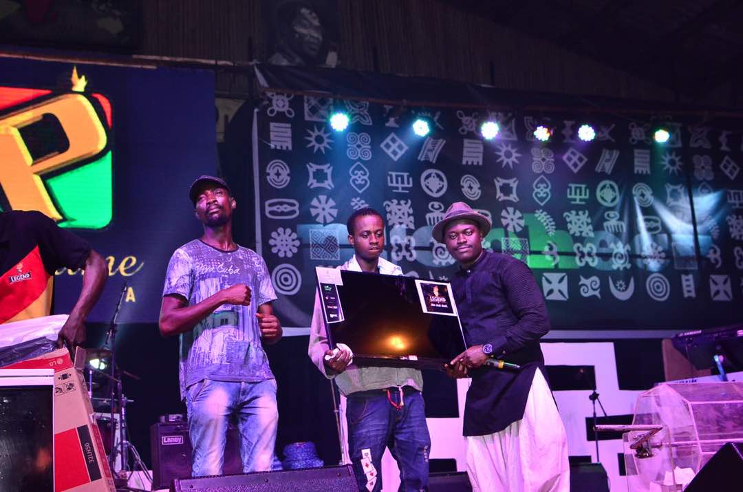 InsideMainland's tweet photo. Some didn't only come to #Felabration2017. They also smiled home with awesome goodies courtesy @legend_NG. #FelabrationwithLegend https://t.co/NvFyDvw5aR