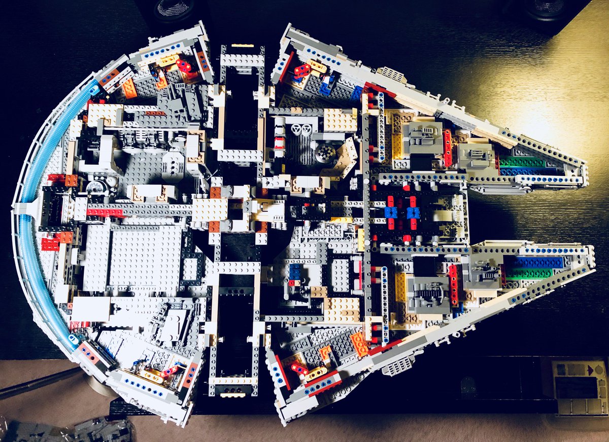 LegoBrickGuy's tweet photo. #BuildingtheFalcon: Session #7 | Time spent: 120 minutes | Step reached: 646 out of 1,379 | The nose section comes together #LEGO #StarWars https://t.co/ZwWUjpvfxm
