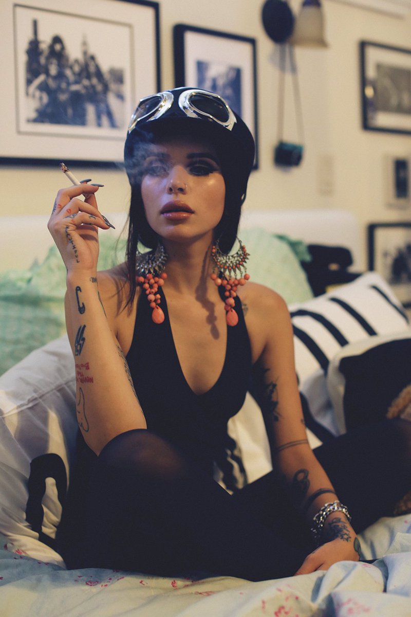 Anthea (@flowerofhell_) on Twitter photo 