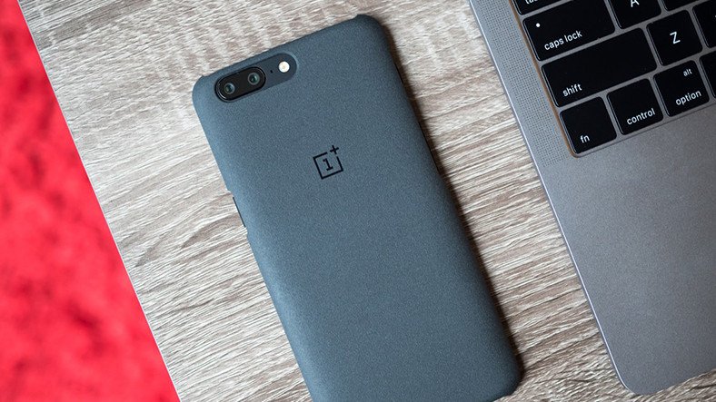 TechIn100's tweet image. OnePlus Cut Back Data Collection On Its Devices After Privacy Complaints- goo.gl/G5YkAe #OnePlus #privacy