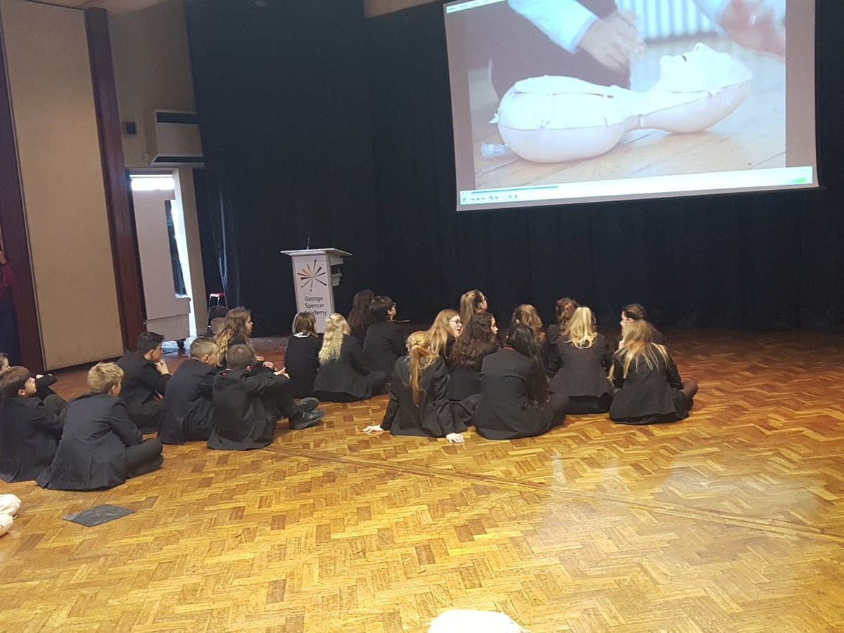popspride's tweet image. #restartaheart2017 @georgespencer @EMASNHSTrust more eager students ready to learn cpr