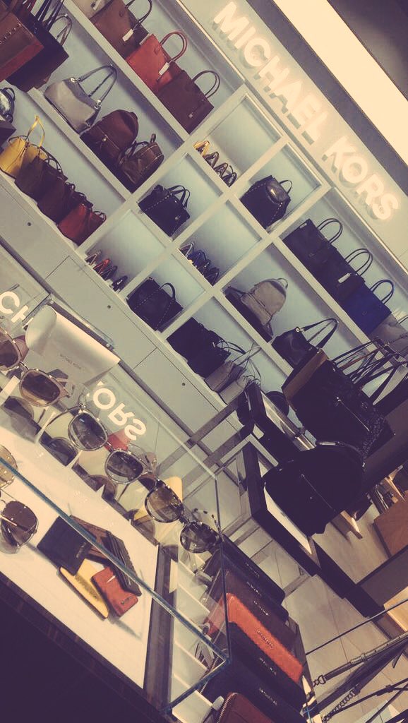 ChelmsfordSun's tweet photo. It's Michael Kors Monday at John Lewis Chelmsford 🕶👜 #michaelkors #sunglasses https://t.co/ZU3w6FvR5w