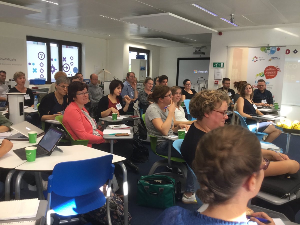 DecraemerJan's tweet image. Principes van #ComputationeelDenken en #programmeren op het #codefestival in Brussel @FCL_VL. Nu nog in de #eindtermen
