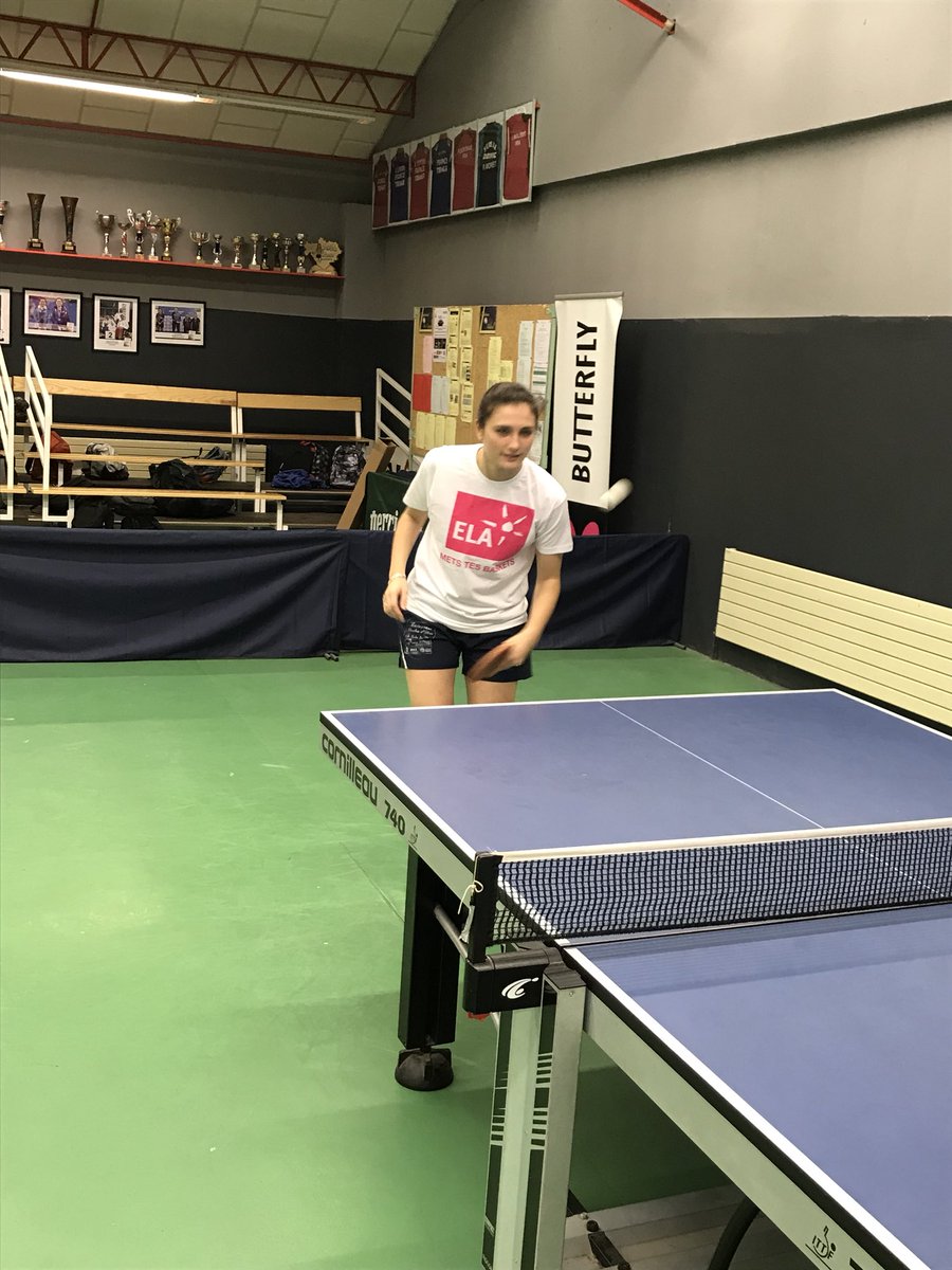 LyceeRaimu's tweet photo. Mets tes baskets ! @ELAOfficielle Après la dictée, les lycéens s’essaient au Ping avec Lucie GAUTHIER et @tombelhomme https://t.co/e9hc7sek9g