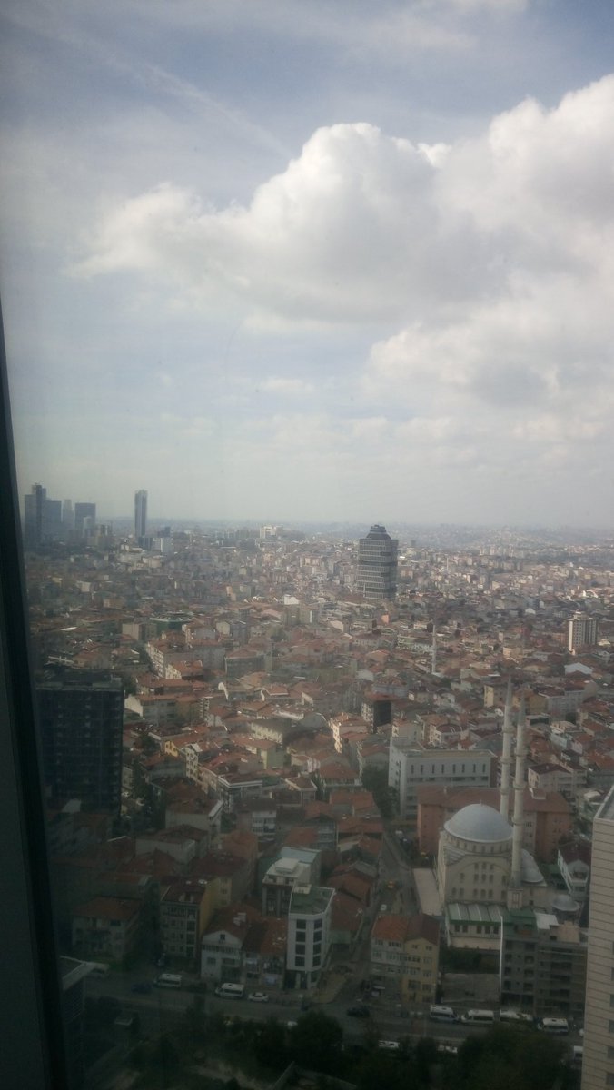 Sana bugün bir gökdelenden baktım sikik İstanbul
