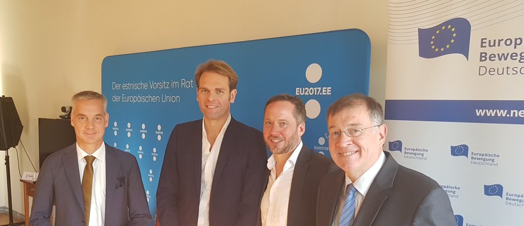 NetzwerkEBD's tweet photo. Offline für Online #EBDVor @eindruecke und GenSek @huettemann mit Botschafter #Laanemäe und #BernhardSchnittger @EUinDE #EBDdialog https://t.co/cRjMNXaX5k