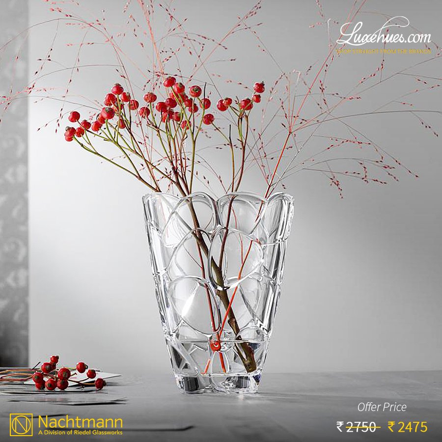 Luxehues's tweet photo. Your house will smell fresh with a gorgeous bouquet of flowers in #Nachtman vase https://t.co/KLrCS2NaTt https://t.co/KJfHS6ueU5