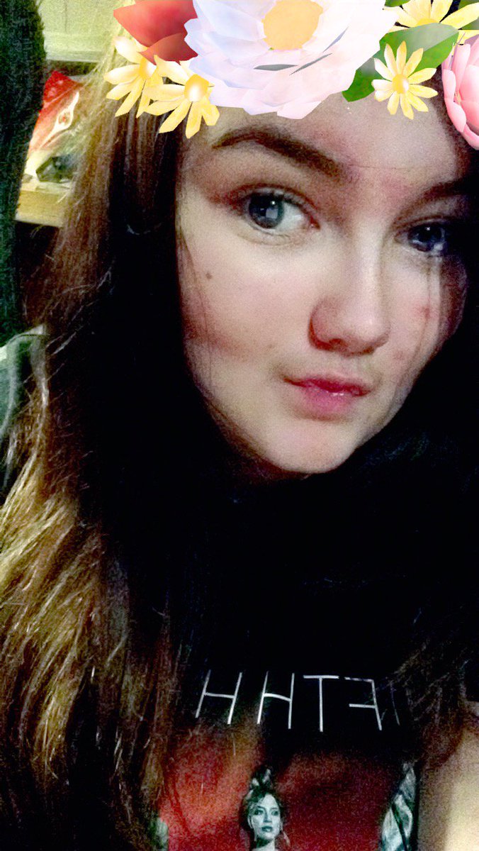 staceymacmilli1's tweet photo. #original im me and i can only be me #dontlistentothehaters #everyoneisbeautiful #dontchangefornoone 😘😘 https://t.co/d26EsGgaMh