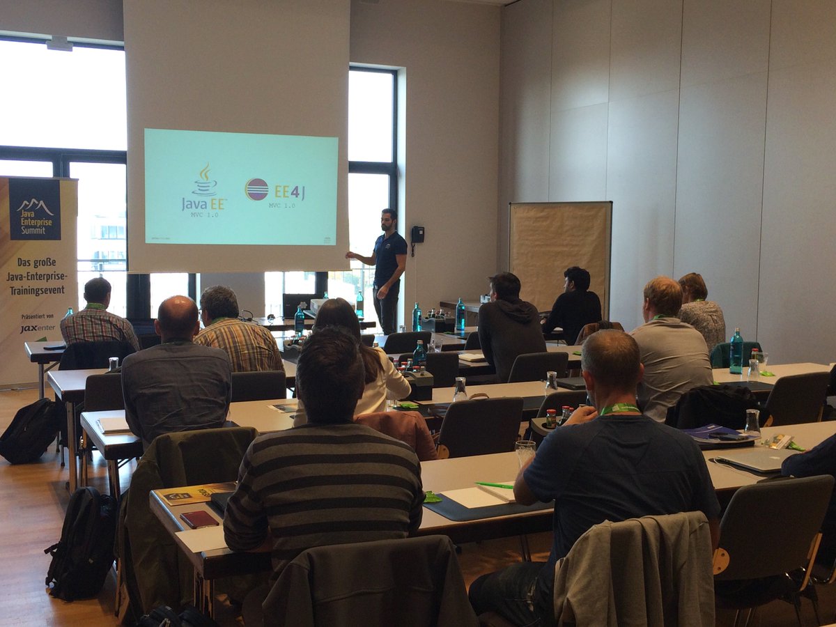 JavaESummit's tweet image. Im Workshop mit Trainer @dskgry geht es um “Zeitgemäße Webanwendungen mit Java und Co.” #javaenterprisesummit