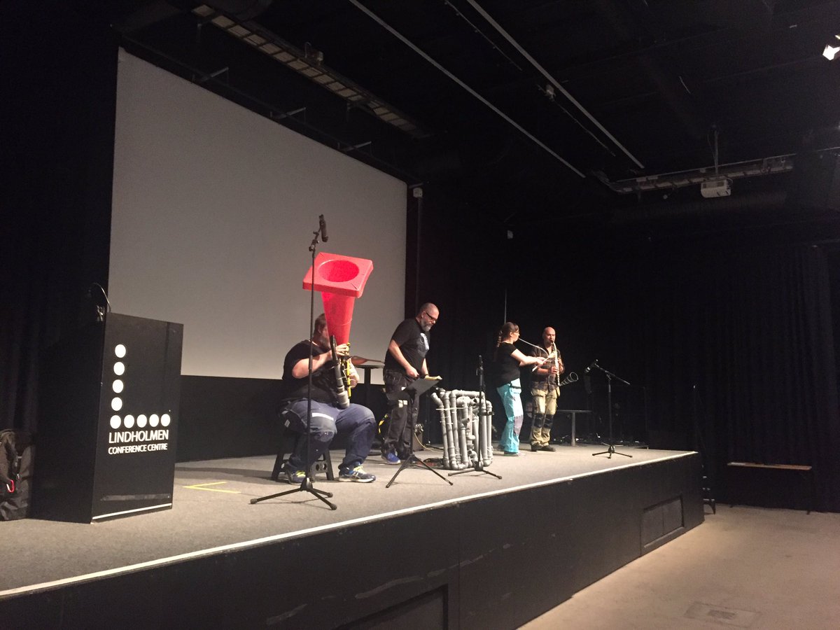 chwen_s's tweet photo. Livemusik #solskol #Makerdays #Runbacka https://t.co/1l5f7sgZEI