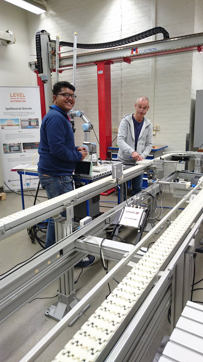 AutoPerception's tweet photo. Planning experiments in the #csilab https://t.co/SIdmF7OWlh