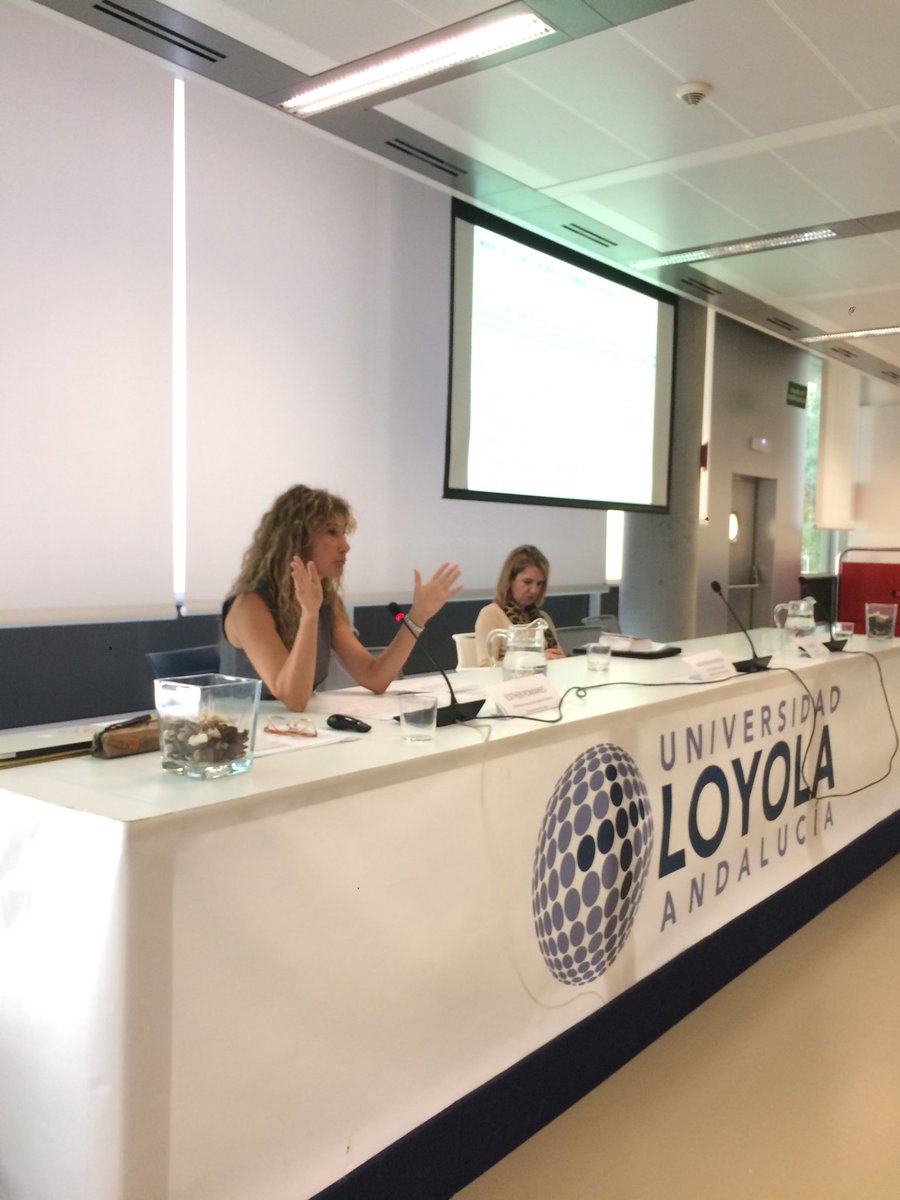 Damos comienzo a la actividad con la charla de la profesora Esther Pomares, que nos introduce conceptos fundamentales.