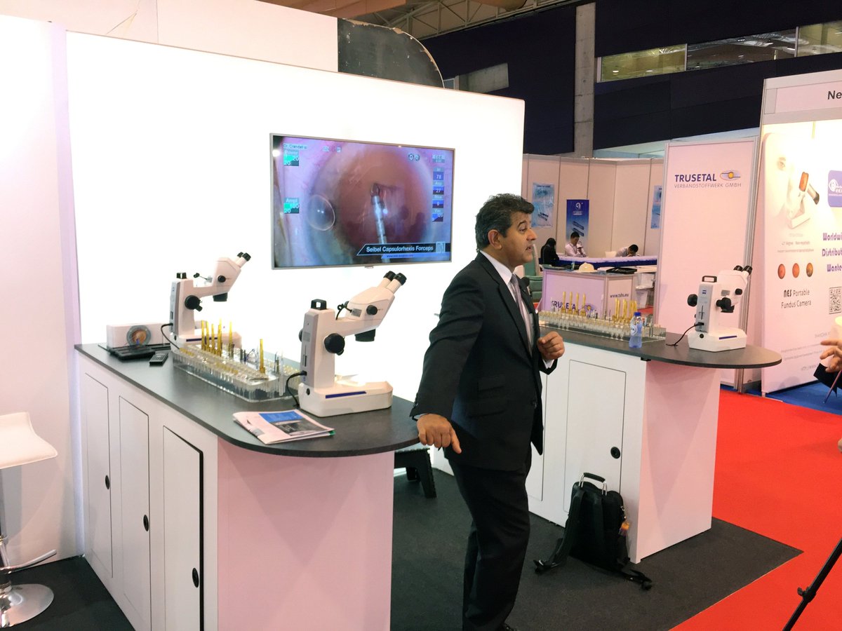 CentreforSight's tweet photo. .@SherazDaya speaks abt value of good instruments inside complex front of the eye #ESCRS17 w/ .@MstFitzy .@MST_eye #cataract .@ESCRSofficial https://t.co/tJkBiTvMQZ
