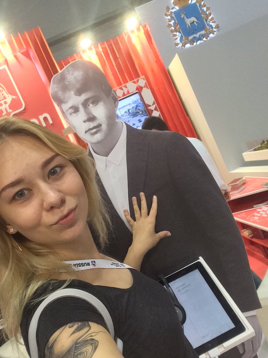 MeshchaninovaA's tweet photo. Прикоснуться к прекрасному 🙈#рязань #молодежь62 #вфмс2017 https://t.co/m6udrjtVEV