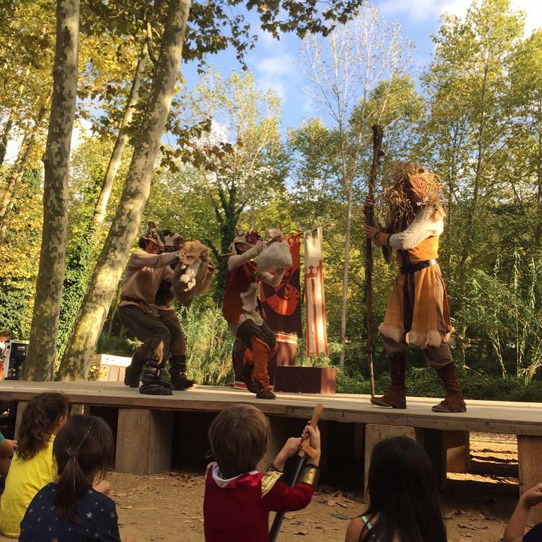 aidaa28's tweet photo. Gràcies #Canyamars i la teva #firadelbosc17 🍁 en nom de #LaManada puc dir q ens ho hem passat molt bé amb totes les nenes i nens🦁 https://t.co/g8latg9Xlx