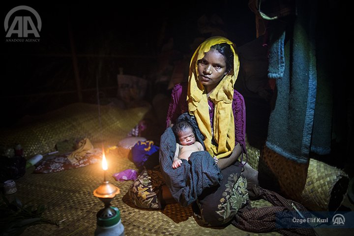 anadoluimages's tweet photo. #Rohingya #mothers fled from #oppression in #Myanmar are seen with their new-born #babies at a #makeshiftcamp in Cox's Bazar #Bangladesh #AA https://t.co/3gsWw0poiT