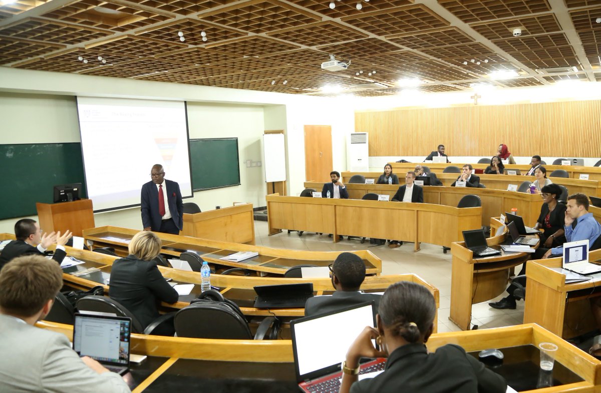 LBSNigeria's tweet image. The 1st topic for the day: Understanding the Buying Process &amp;amp; Value Creation in Nigeria. Facilitator: Ikechukwu Kalu #gnw2017 @AdvancedMgmt