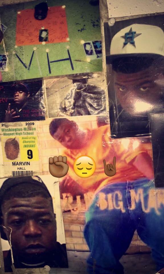 KennethB_817's tweet photo. 10:16 #YOG #FREECOBY #FREELILT #FREETMAN #FREESHUG #FREEBULL #RIPMARV https://t.co/8cIeHlJgEe