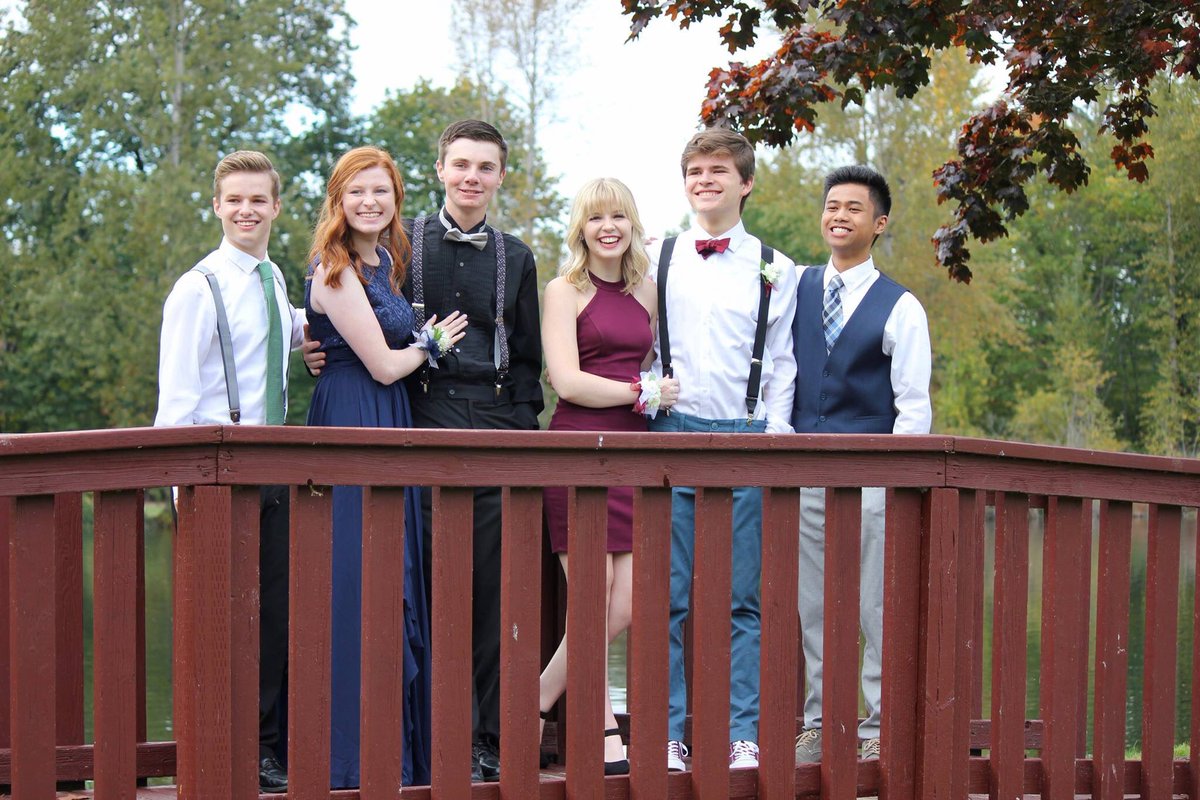 jfank8899's tweet photo. Senior hoco with the raddest people I know, and a super cute date 💃🏼🕺🏻 https://t.co/sBLW5STvii