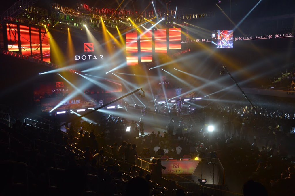MaryWednesday_'s tweet photo. quick shots from last night. lowerbox view. #Dota2AllStarWeekend https://t.co/6jkjlxmRux