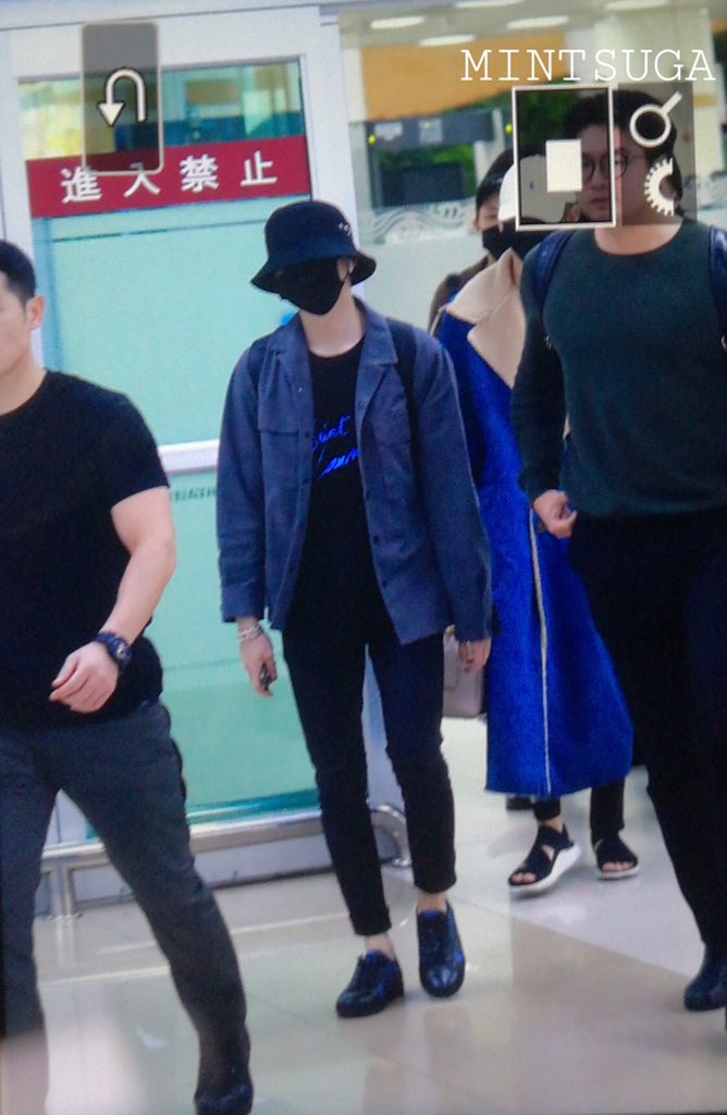 MINTSUGA_0309's tweet photo. 171016 김포입국 
#SUGA #슈가 #방탄소년단 #BTS
@BTS_twt https://t.co/hmu5kLN6y8