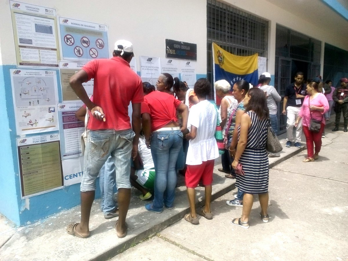 venezuelainfos's tweet photo. Élections régionales au Venezuela : large victoire du chavisme et... nouvelle défaite de la droite et des médias https://t.co/myKlroOvcx https://t.co/JTgNJhPbaK