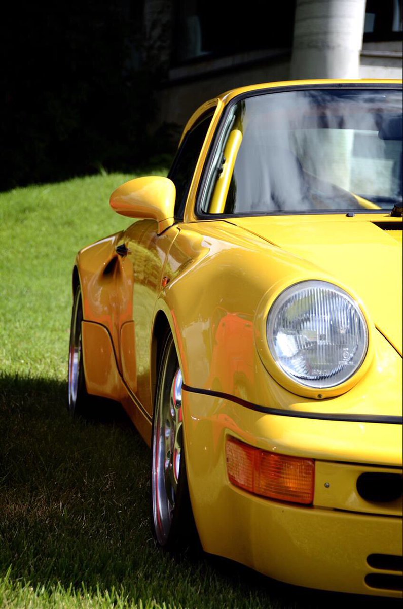 やまけんgogo Hocメンバーが持っている964ターボsと964ngt しかもngtはルビーストーンレッド 964 オーナーからすると至高of至高の二台持ち 写真の時はターボsを2台持ちしていた時だと 964好きでもターボsとngtって知らなかったりする これ公開して