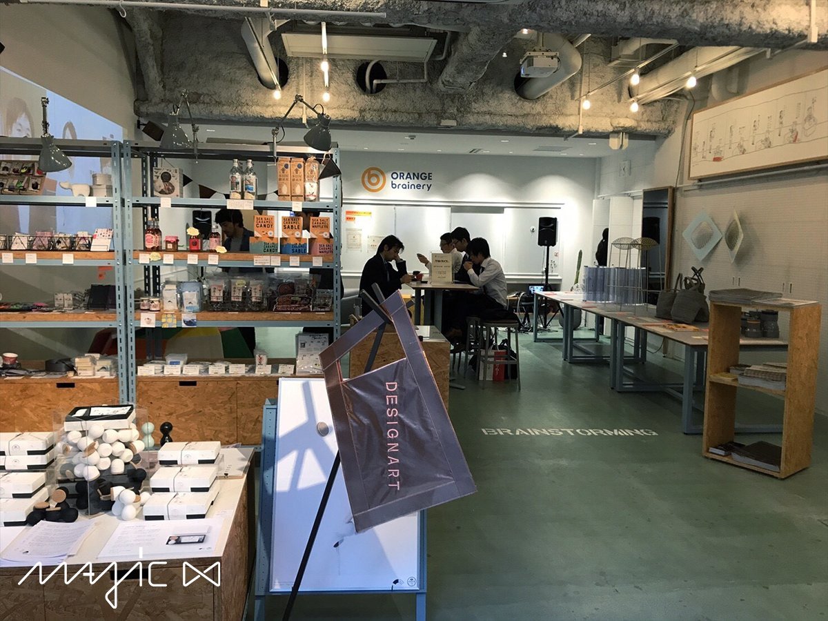 MagicLoop_HOSEI's tweet image. #プロトタイプ展 始まりました！展示テーブルに自由にコメントを書くことができるので、ぜひ書いていってください！
#magicloop #光るなわとび #jumprope #DESIGNART