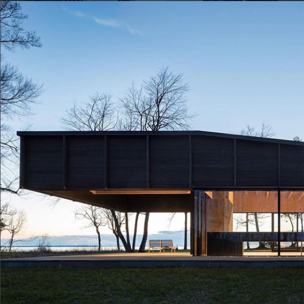 FrasskOfficial's tweet photo. Michigan Lake House by Desai Chia Architects.
Lake Michigan 
via @dezeen
#Frassk #frasskinspiration #MichiganLakeHouse
#desaichiaarchitects https://t.co/JFPob8Nb6t