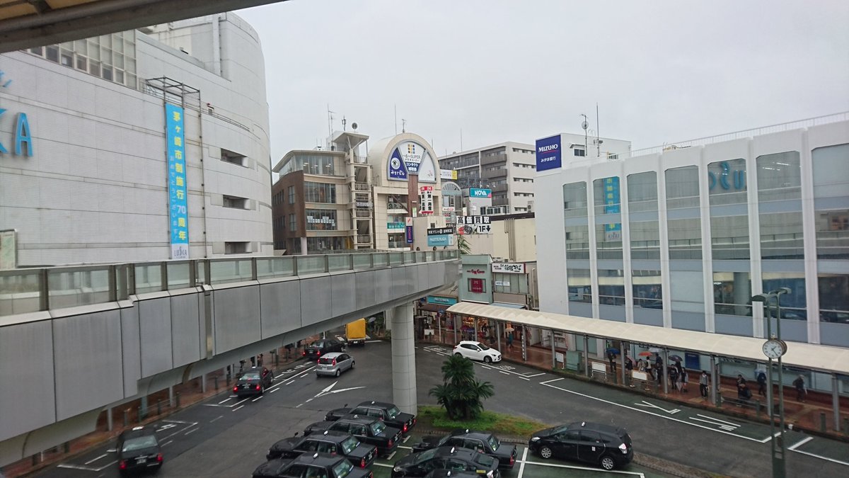 masarin1124's tweet photo. 無事授業終了✨学校に向かう途中、電車が止まるというアクシデントがあったものの、授業開始５分後にすべりこみセーフ❗80分話しっぱなし。

学生さん達＋言語聴覚士、支援施設の先生なども聴講。皆さん真剣に聴いてくれた。
先生から「本当に素晴らしい授業でした✨」と言われ、嬉しかった😊 https://t.co/tZubodbMHG