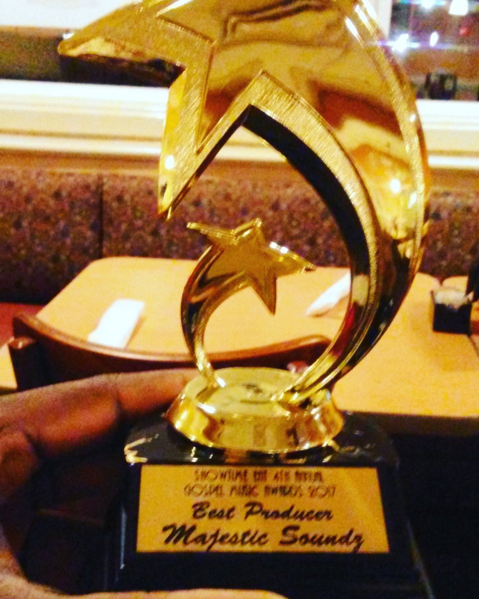 MajesticSoundz's tweet photo. I know sum of yall still up. Here it is #BestProducer2017 #2GodBeDaGlory @MsTish_Online @NiaRadioNetwork @DjVanMusik @CarmayneJones https://t.co/ZcJvovDviQ